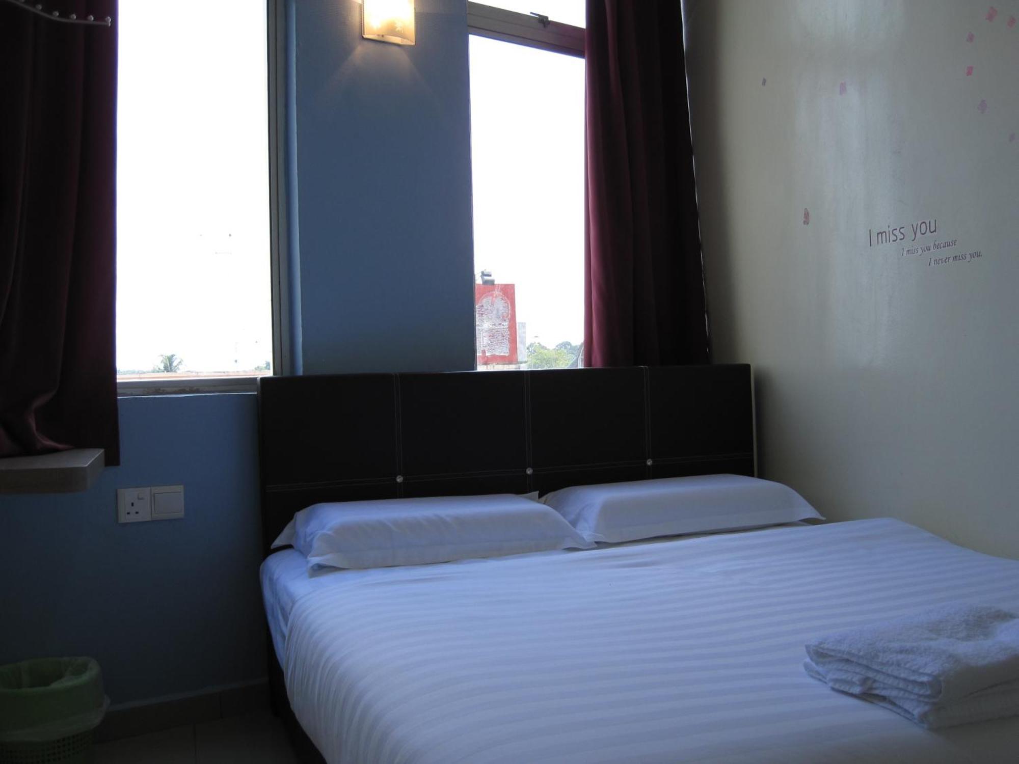 Max Inn Hotel Parit Raja Rom bilde