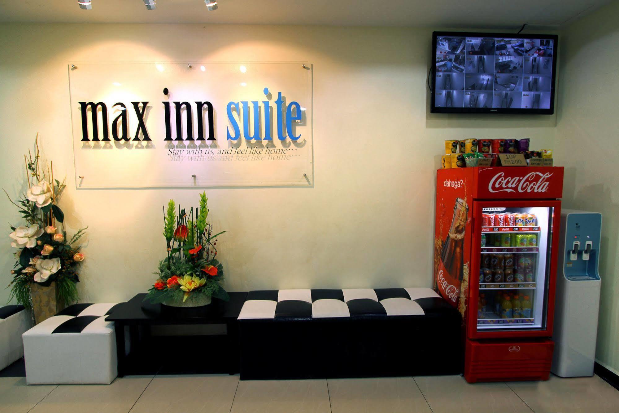 Max Inn Hotel Parit Raja Eksteriør bilde